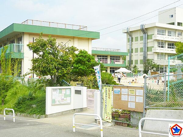 市立松が丘幼稚園　約520ｍ