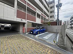 21 / 23