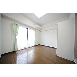 プラタナスコート 3階1Kのリビング/ダイニング