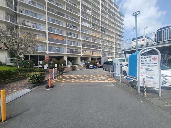 駐車場出入口！ゆとりのある共用部が嬉しい！