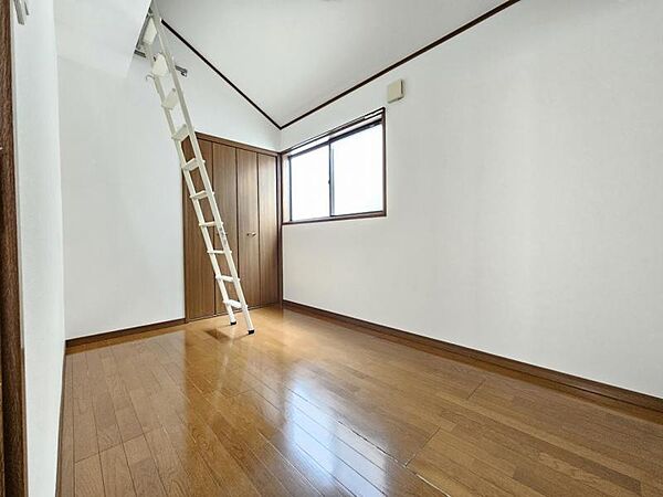 洋室：爽やかな風を感じて起きる朝は快適生活の始まり！