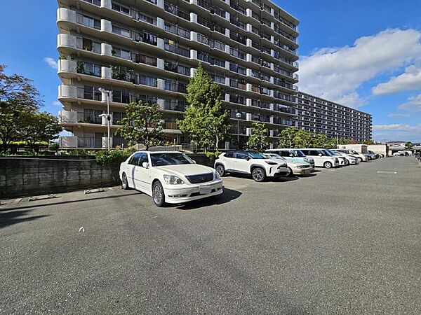 ゆったりとした敷地内駐車場で駐車もらくらく！