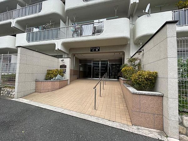 すっきりとしたエントランスが毎日お出迎えしてくれます。