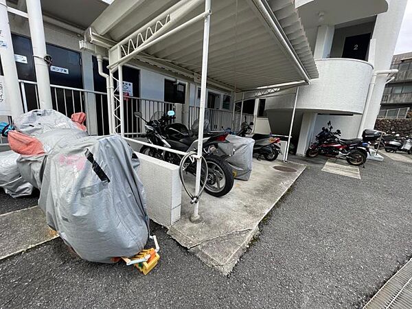 大切なバイクをゆったりと置くことができますね！
