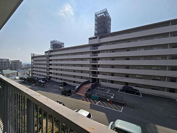 周囲に高い建物はなく、眺望良好ですよ！