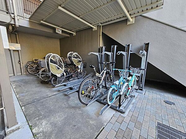 整理された駐輪場で自転車の出し入れもらくらく！