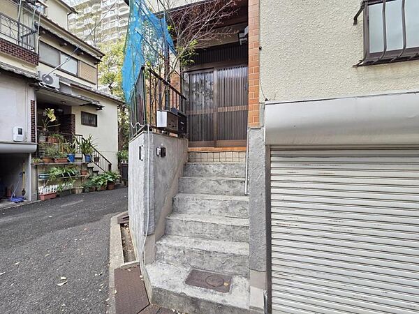階段をお好みに飾る楽しみもありますね！