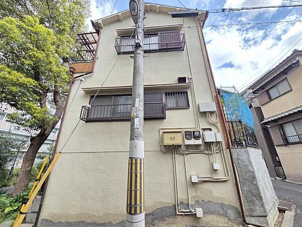 窓がたくさん施工されており、採光は確保されています！