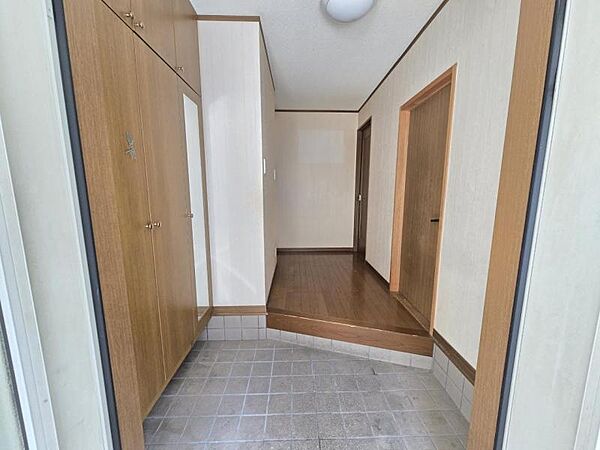 沢山入るシューズボックスは玄関がすっきりと使えます☆