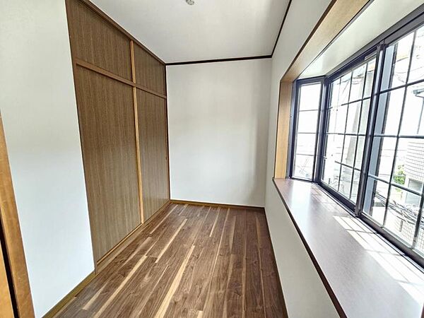 洋室8帖：納戸完備でお荷物すっきり☆