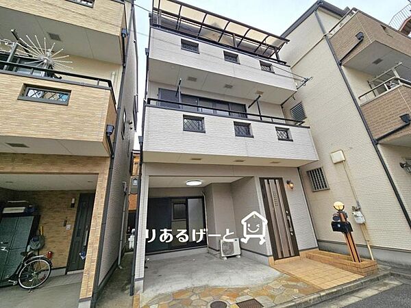 間口が広く、採光たっぷり明るい室内ですよ！