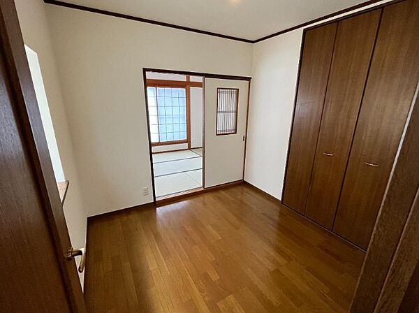 洋室4．5帖：リモートワークにもピッタリな広さのお部屋ですね！