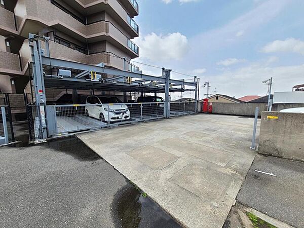 ゆったりとした敷地内駐車場で駐車もらくらく！