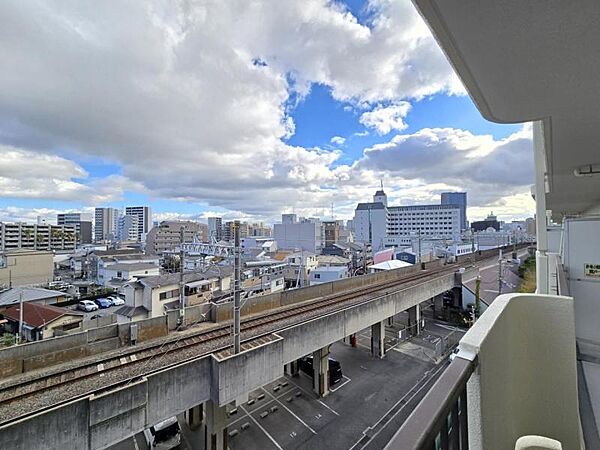 陽当り・通風も良好ですよ！遠くまで見渡せる景色が気持ちいいです！