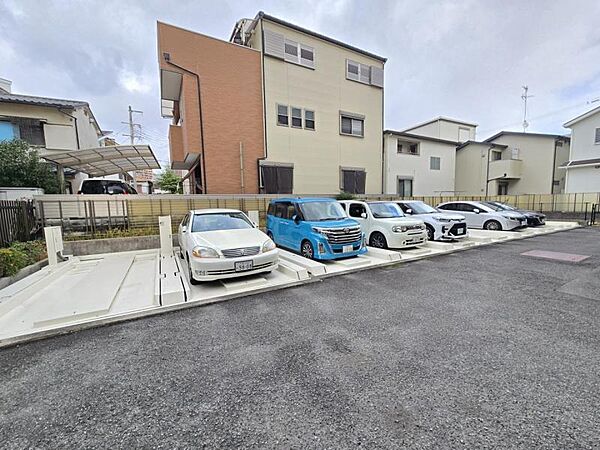 敷地内駐車場！最新の空き状況はお調べしますので、お気軽にお尋ねください。