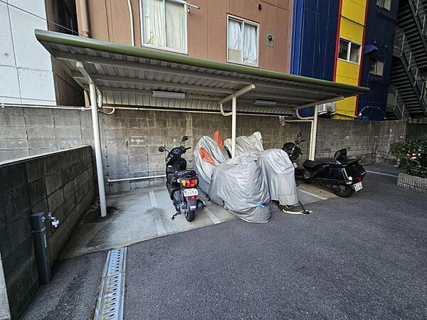 バイク置き場も完備！