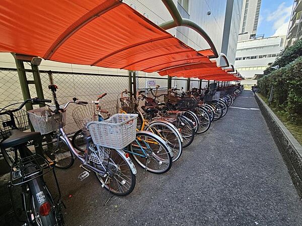 整理された駐輪場で自転車の出し入れもらくらく！