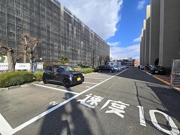 ゆったりとした敷地内駐車場で駐車もらくらく！