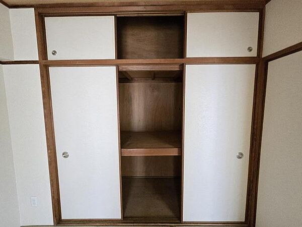 大型の押入れはお母さまにとってうれしいポイント♪