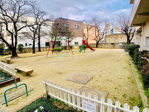 敷地内に公園がありますよ！