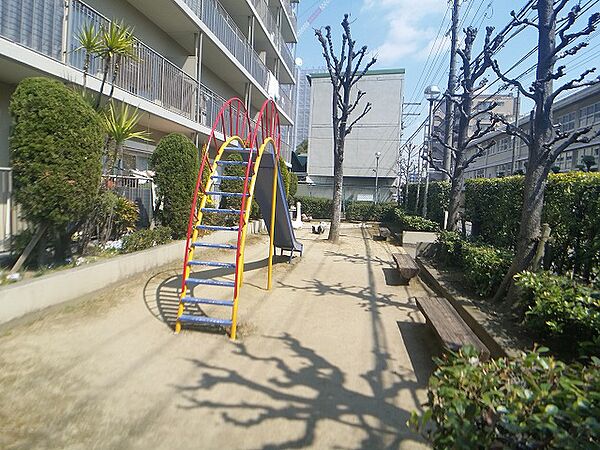 敷地内に公園もありますよ
