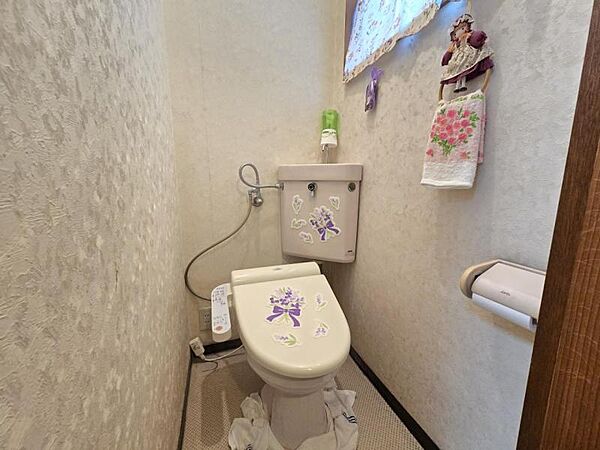 トイレが2ヶ所にあるので複数人でも快適に暮らせます