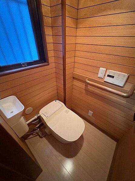 便座部分のみのリフォームも承ってますのでお気軽にご相談下さい！