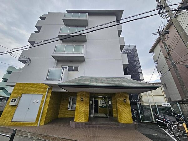スーパー・コンビニまで徒歩10分圏内で急なお買物も安心！