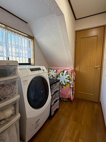 脱衣室にも使える納戸！