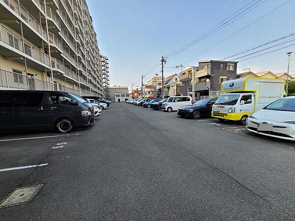 ゆったりとした敷地内駐車場で駐車もらくらく！