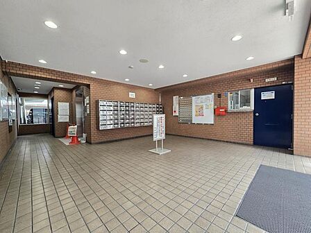 管理の行き届いた玄関ホール☆