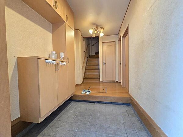 広めの玄関はお家の顔です☆