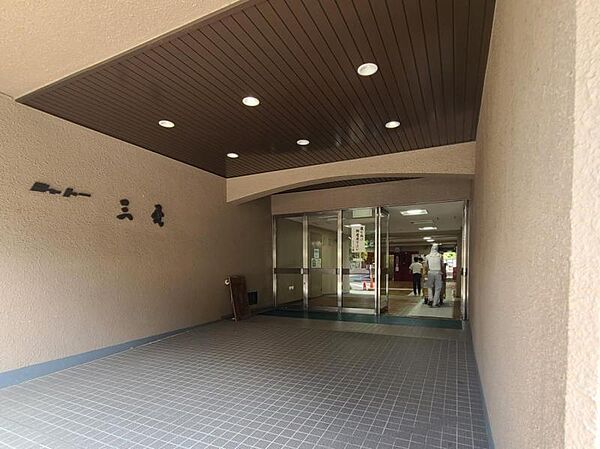 すっきりとしたエントランスが毎日お出迎えしてくれます。
