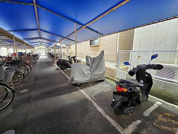 バイク置場もあります。
