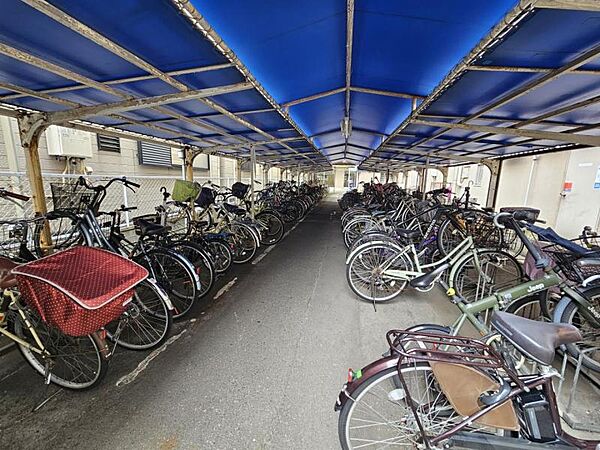 整理された駐輪場で自転車の出し入れもらくらく！
