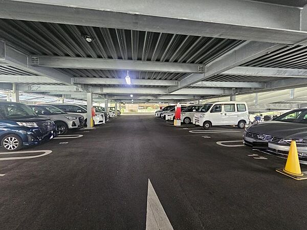 ゆったりとした敷地内駐車場で駐車もらくらく！