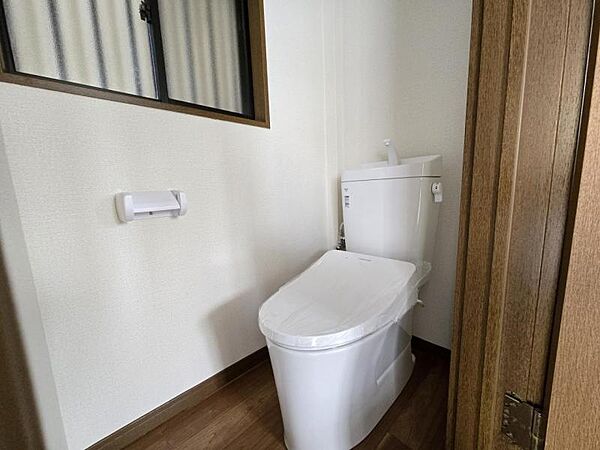 新しいトイレは清潔感があって気持ちいいですね♪