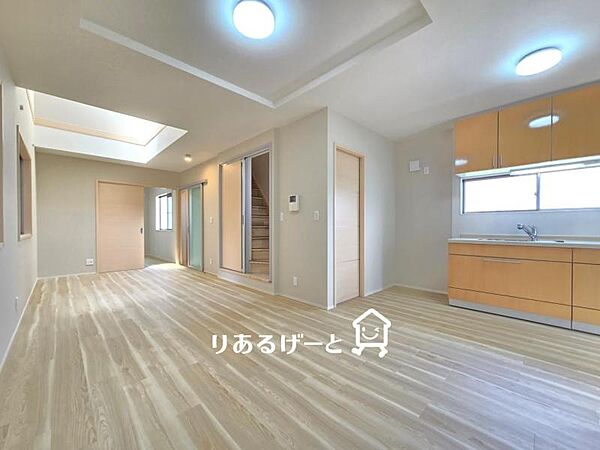 ＬＤＫ16．3帖：明るく、解放感のあるリビングは家族の会話も弾みます！