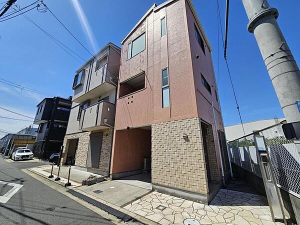 車通りの少ない前面道路でお子様の通学も安心ですね！