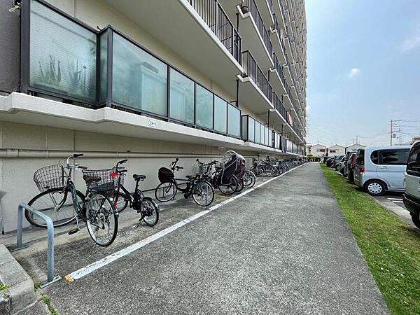 整理された駐輪場で自転車の出し入れもらくらく！