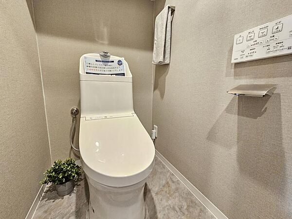 季節を問わず年間を通じて快適にお使い頂ける温水洗浄便座付トイレ！！