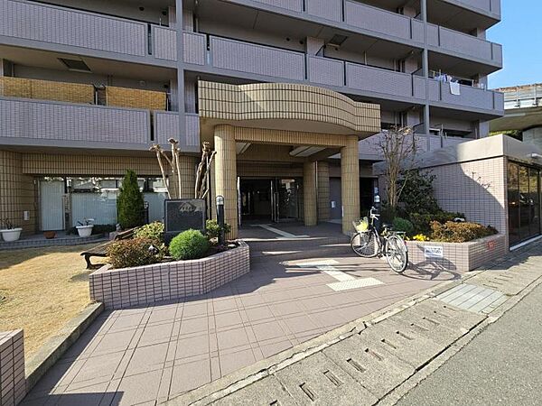 すっきりとしたエントランスが毎日お出迎えしてくれます。