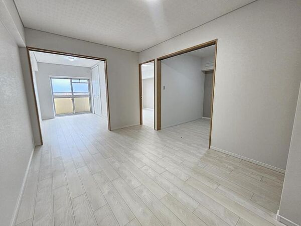 ＬＤＫ11帖：引き戸が採用されているので、お部屋をつなげたレイアウトも可能！