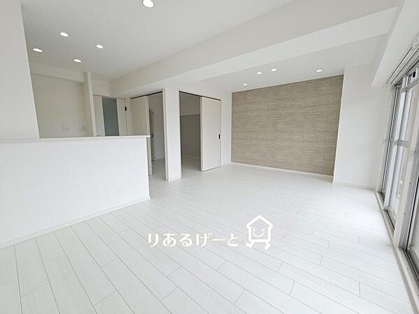 LDK18帖：ご家族が集まる温かい空間
