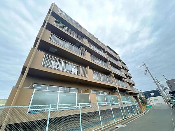 50世帯が集う中規模マンション