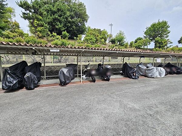 バイク置き場も完備