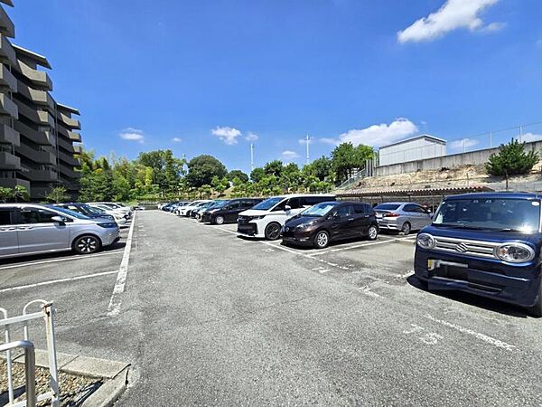 敷地内駐車場！最新の空き状況はお調べしますので、お気軽にお尋ねください。