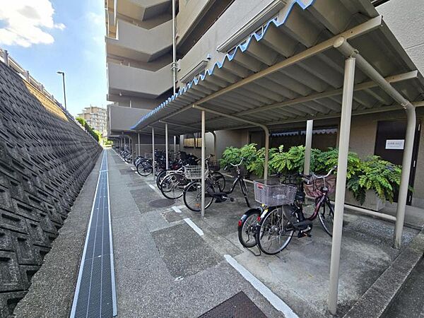 整理された駐輪場で自転車の出し入れもらくらく！