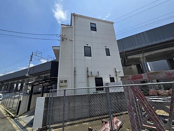 窓が沢山施工されており風通しも良さそうです☆