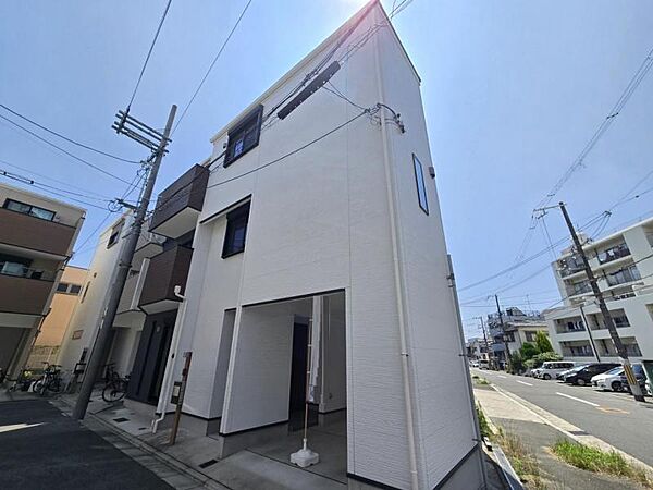 角地につき窓が沢山施工されたお家です！